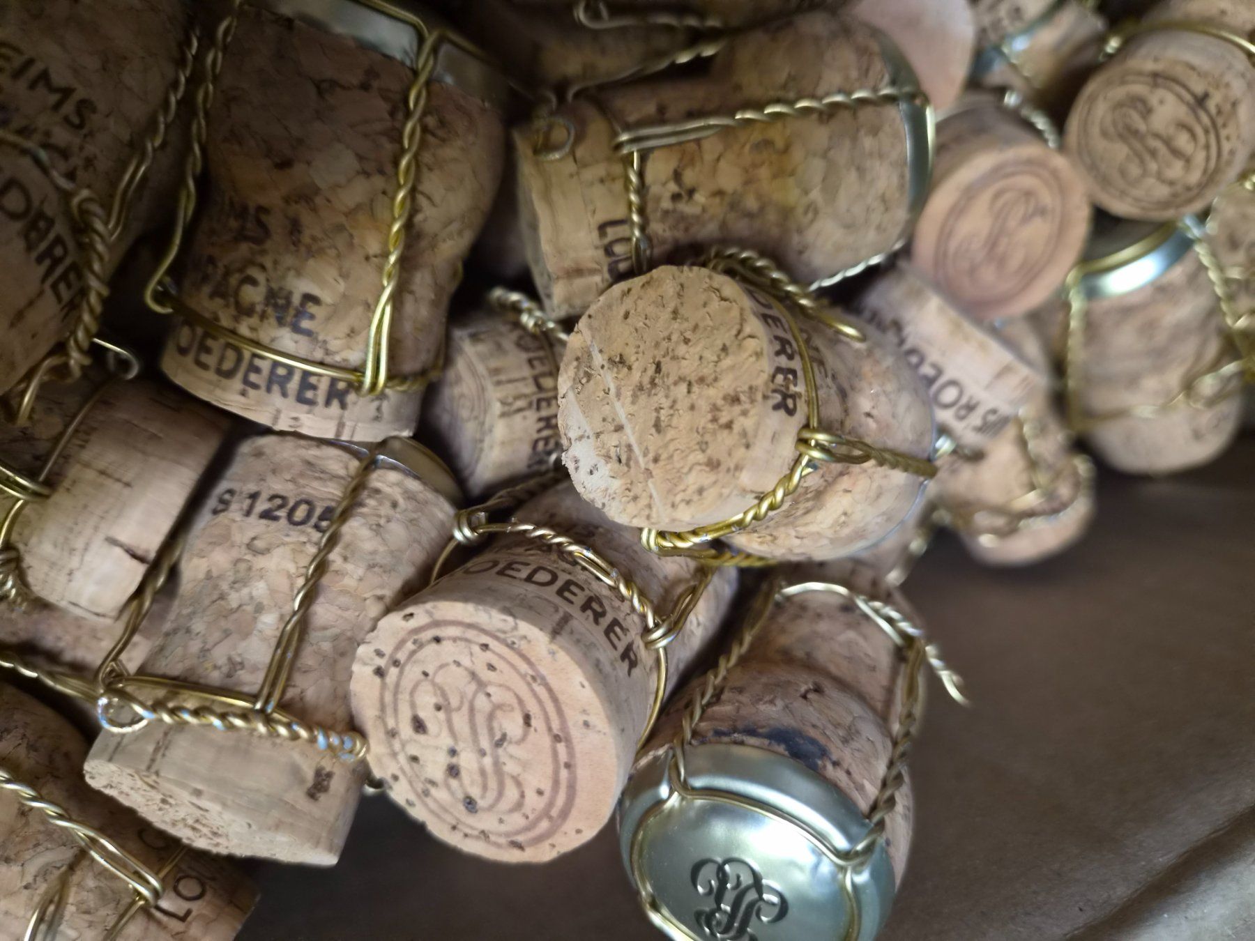 Flaschenöffner & -verschlüsse: 200 x Korken Champagner Louis Roederer – Gebraucht aus Wetzikon ZH von Tothart 9