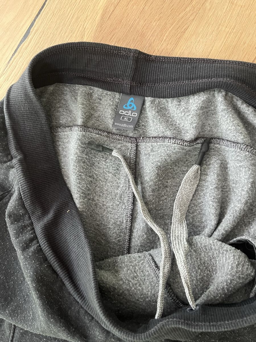 Odlo Pantalons: Odlo Trainerhosen – D'occasion à Walchwil par Julia_Ke 3
