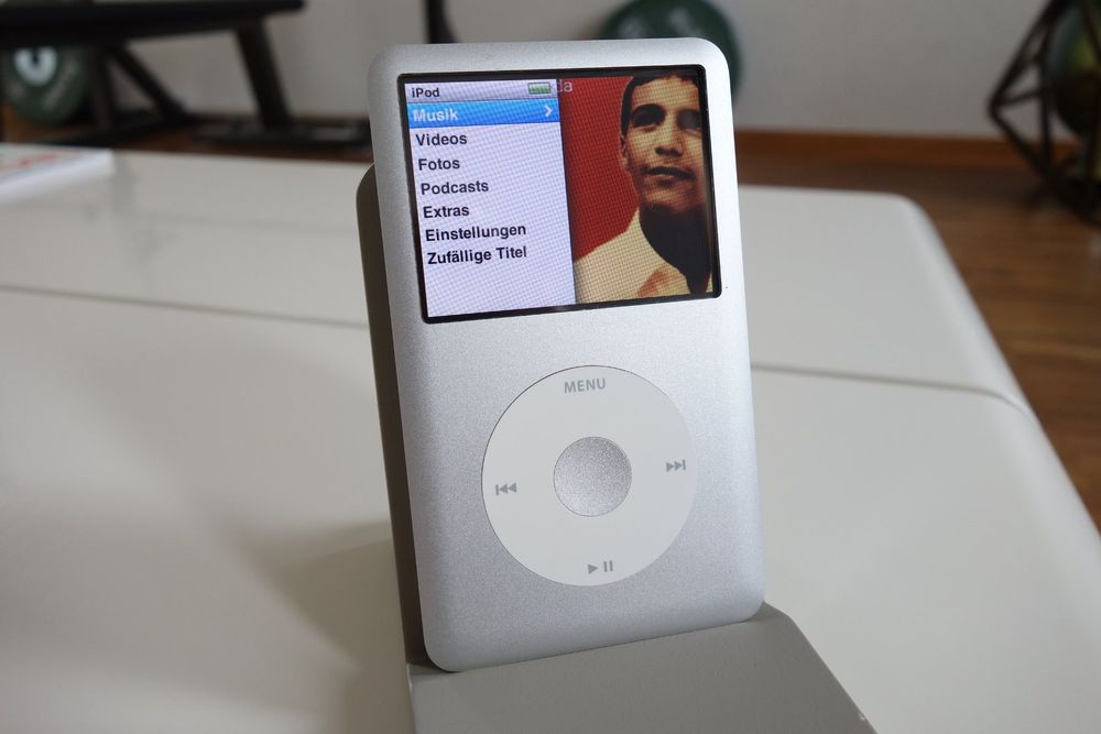 iPod 120GB ポータブルプレーヤー ポータブルプレーヤー iPod classic