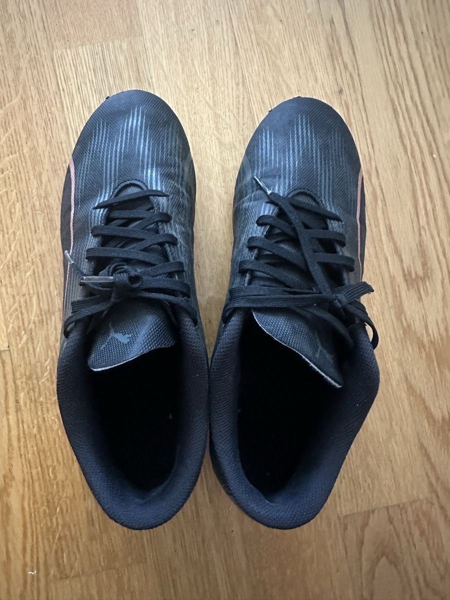 Puma Scarpe per ragazzi: Fussballschuhe Puma Gr. 40.5 – Usato da Affoltern am Albis venduto da Sveta75