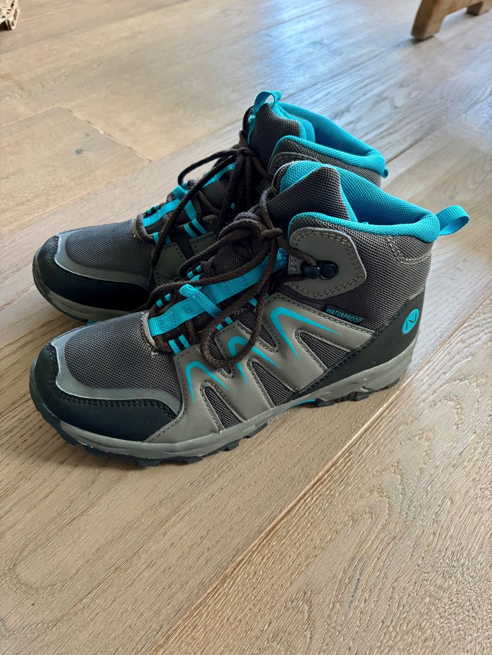 46 Nord Scarpe da uomo: 46 Nord Wanderschuhe Gr. 37, neuwertig – Nuovo (secondo la descrizione) da Chur venduto da pomarenzli4