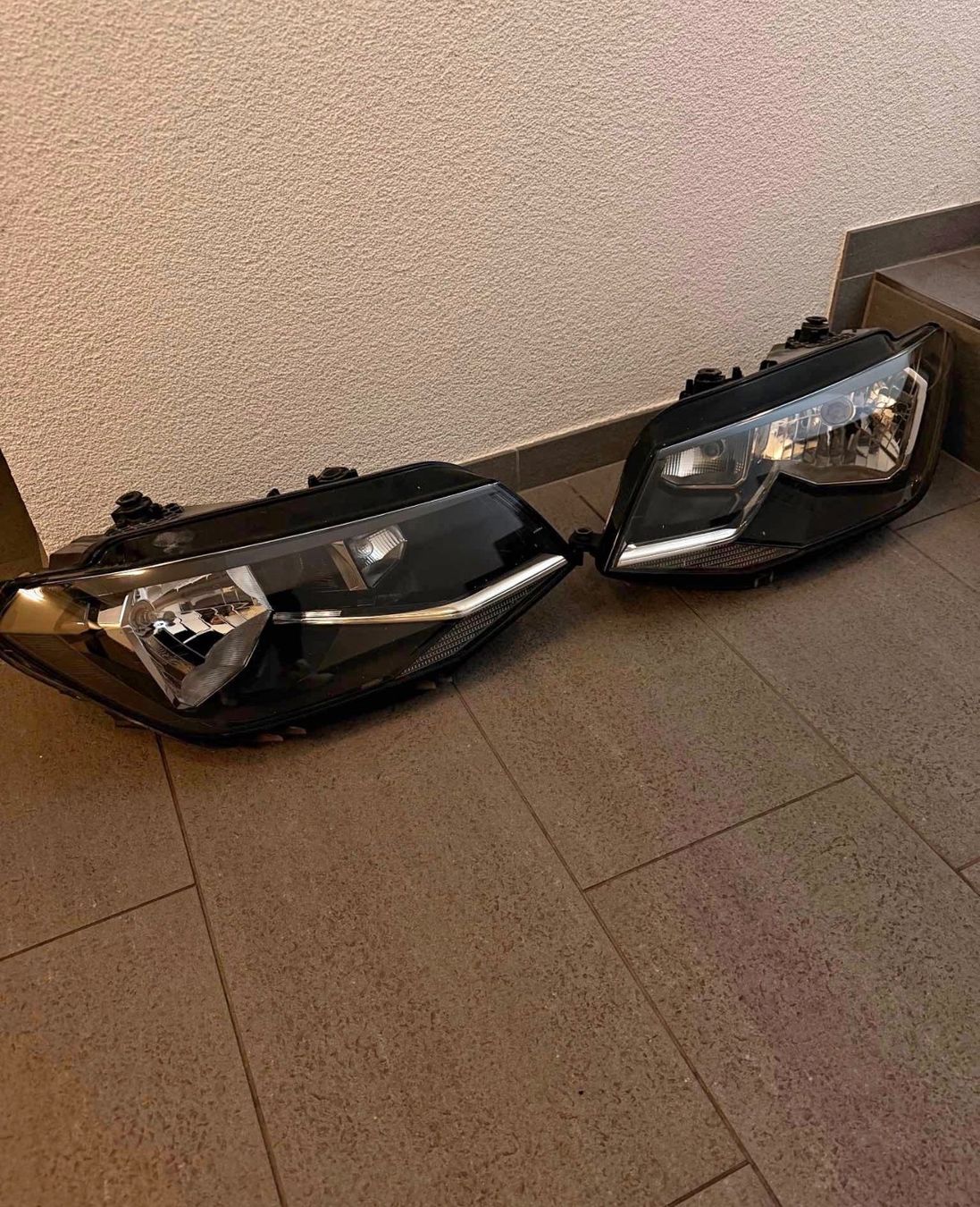 VW Toutes les pièces auto: Original VW Caddy 2K Halogen-Scheinwerfer Set links & rechts – D'occasion à Gossau SG par cloud9