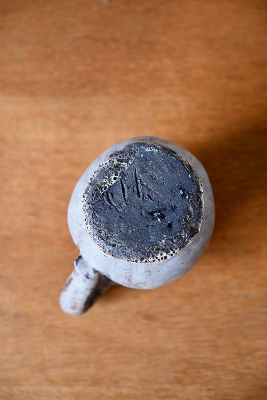 Vasi & Recipienti: Pichet brutaliste en grès émaillé, pièce artisanale signée, – Usato da COLMAR venduto da Sophiebellelurette 8