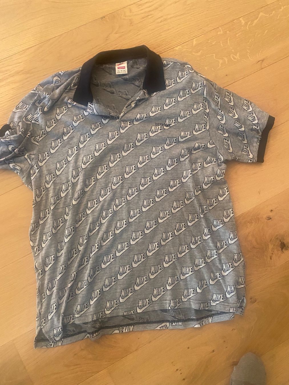 Magliette Polo: Supreme Nike Polo XL – Usato da Gockhausen venduto da Turmfalken