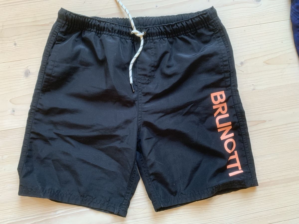 Lotti & Set di vestiti: 3 Badehosen Gr. 146/152 – Usato da Biberist venduto da coffee13 2