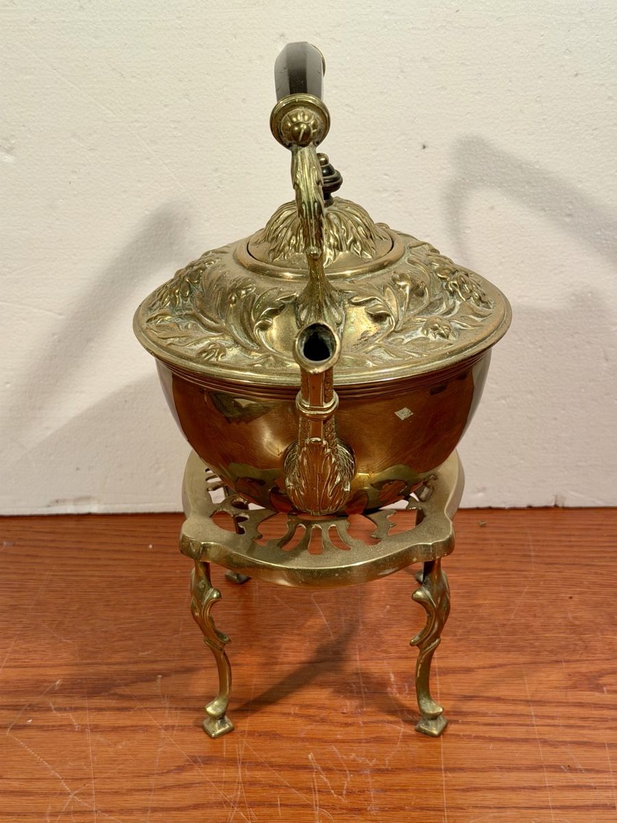 Tutte le decorazioni: Antique Brass Samovar Kettle with Ornate Engravings – Usato da Lausanne venduto da artnouveau04