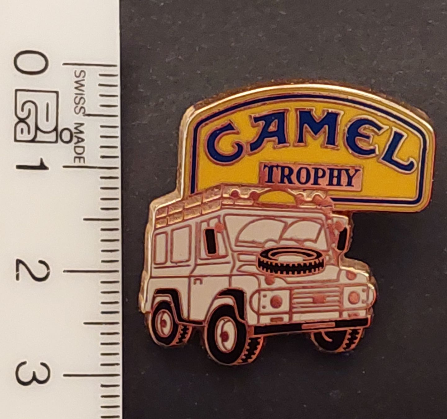 Spille & Fermagli: Camel Trophy Pin von A.B Paris / Anstecker – Usato da Oberwil BL venduto da Hunajakakku 1