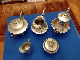 Service à thé, café avec pot à eau, sucrier et pot à crème