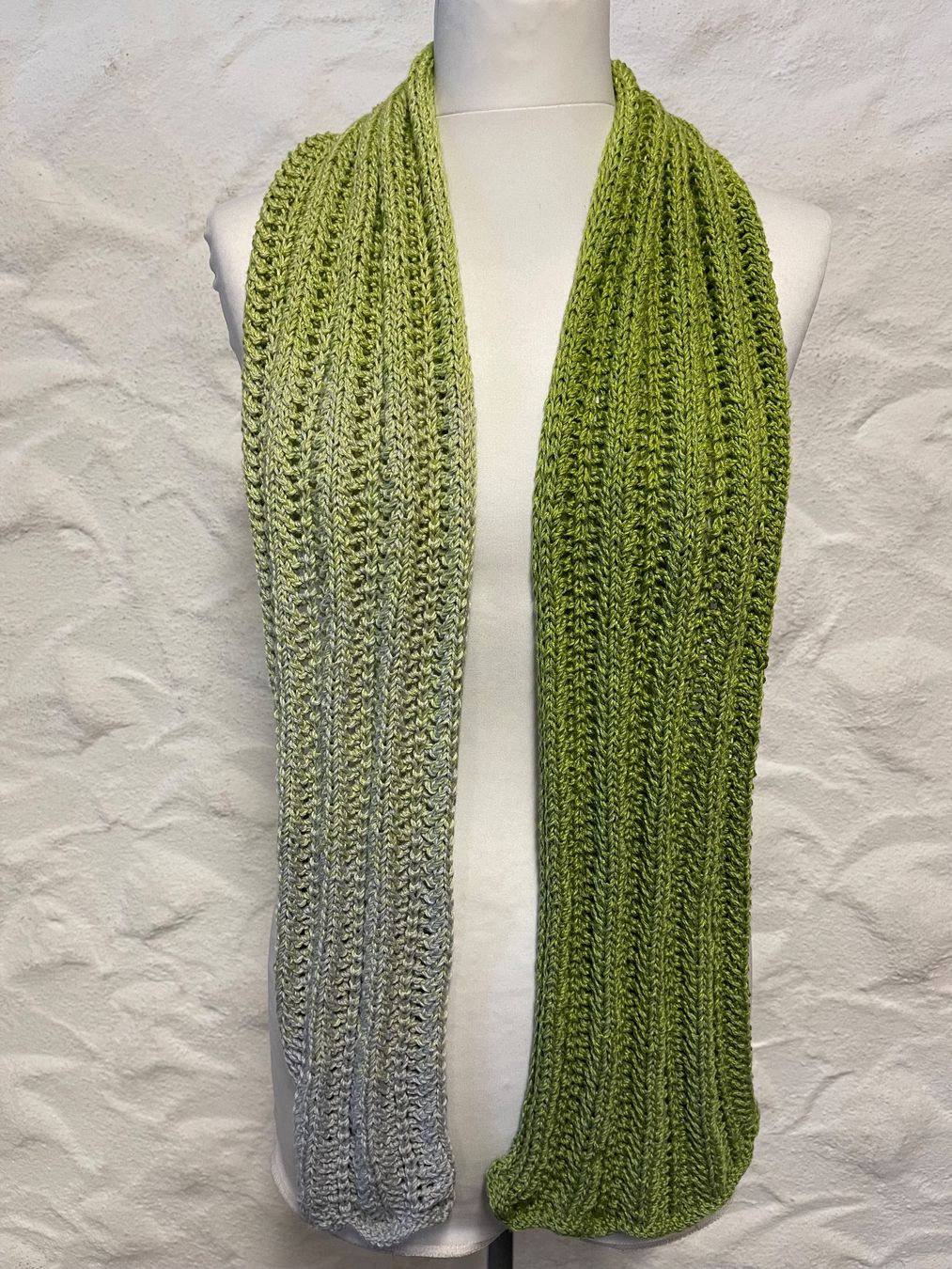 Foulard & Sciarpe: Schal, grün – Nuovo (secondo la descrizione) da Urnäsch venduto da pas_5r9c 1
