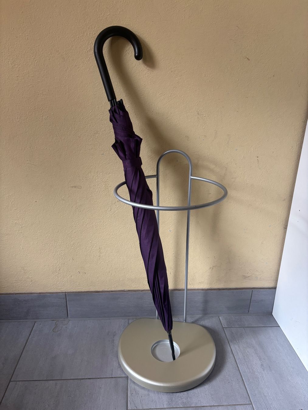 Autres meubles de bureau: Support à  parapluie – Neuf avec emballage d'origine à Delémont par Vendeur_3
