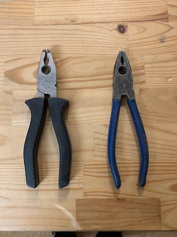 Tous les outils: Zange gebraucht – D'occasion à Zofingen par zofredam 1