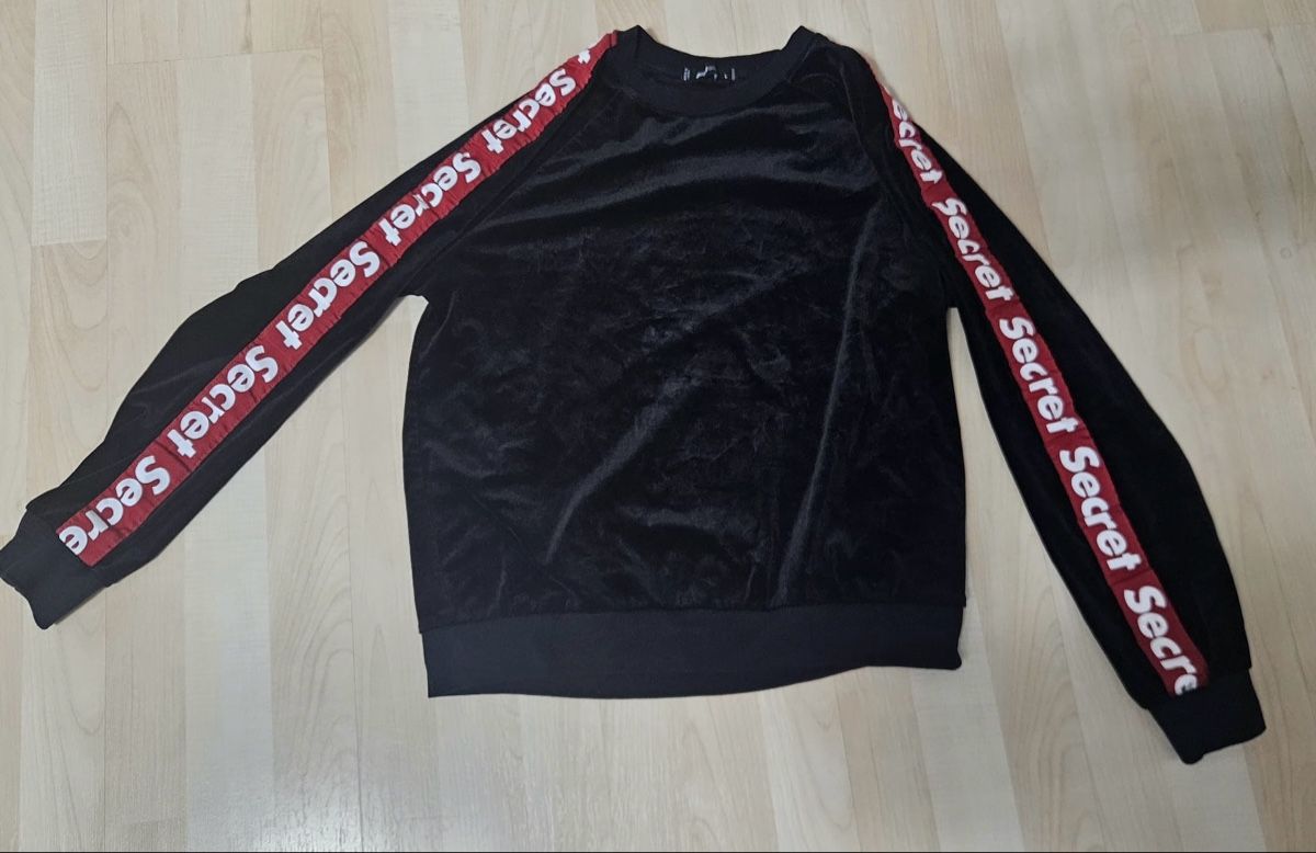 Pulls & Sweat-shirts: Schwarzes Sweatshirt, New Yorker. – D'occasion à Kreuzlingen par Lore2000 2