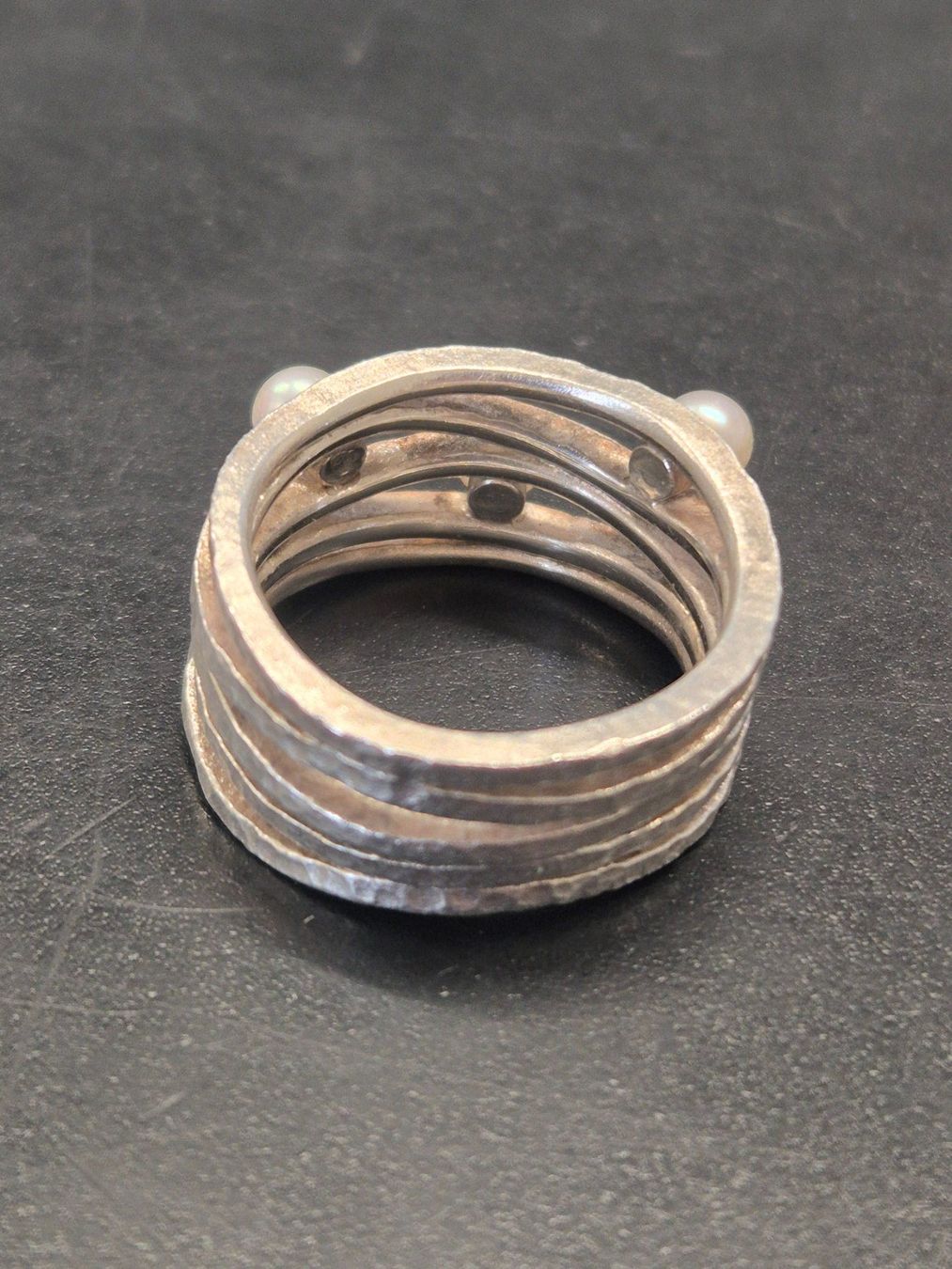 Anelli: Echt Silber Ring mit 3 kleinen Perlen – Usato da Luzern venduto da lupol_Verwertungen 1