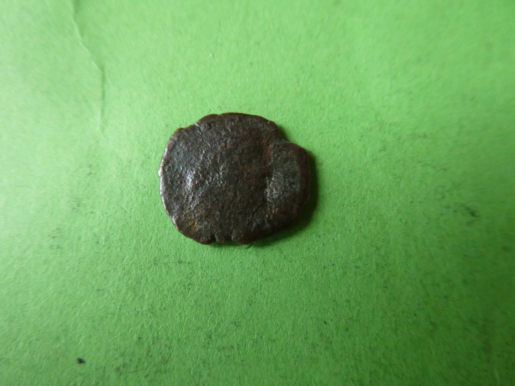 Tutti le monete: uralte Bronzemünze 15 mm     1.21 g – Usato da Hinterforst venduto da Rohusri