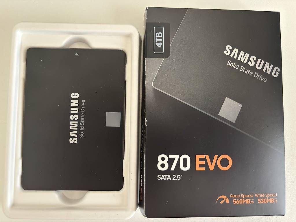 Samsung Harddisks: SSD Samsung 870 EVO 4TB SATA 2.5" – Gebraucht aus Genève von Philgood