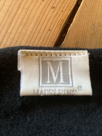 Pull cache-cœur noir M laine. Madeleine