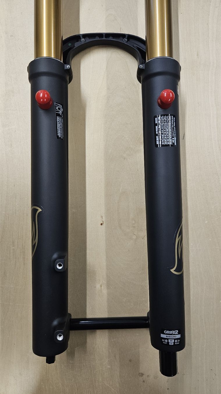 Fox Pezzi di ricambio: Fox 36 Grip X2 29" 150mm 2027! – Nuovo e nell'imballaggio originale da Laupen BE venduto da zeh_xd8z 1
