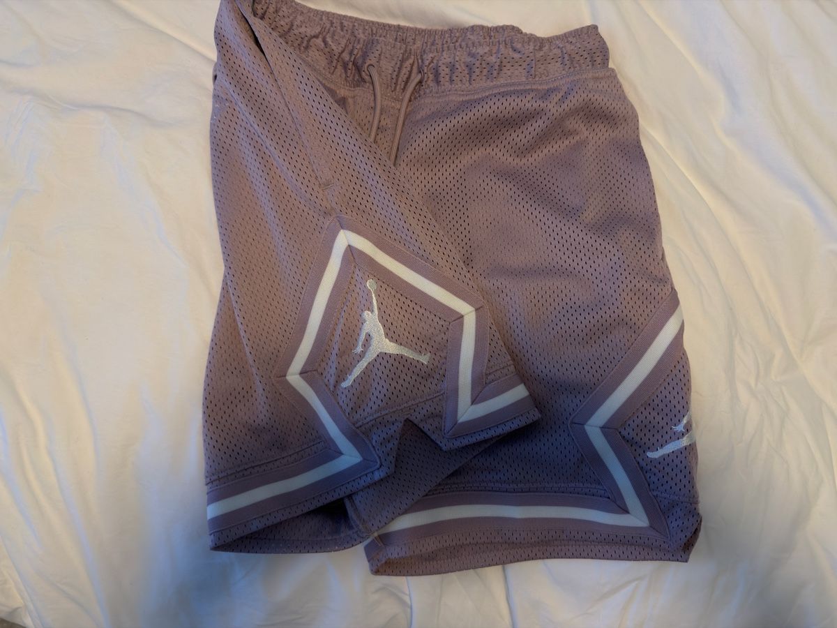 Jordan Pantaloni: Jordan Men’s Shorts – Nuovo (secondo la descrizione) da Luzern venduto da gavigol30 1