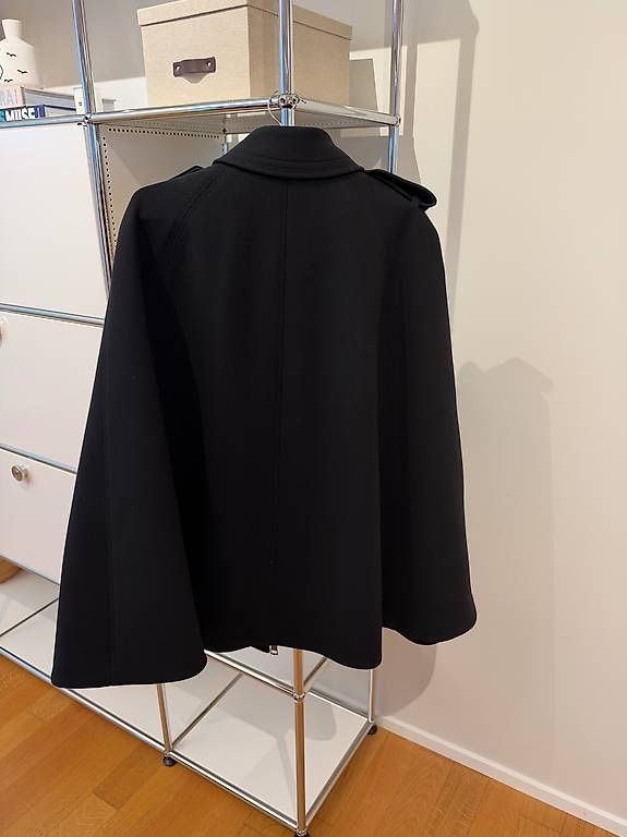 Burberry Sonstige Kleidung & Accessoires: BURBERRY CAPE BLACK – Neu (gemäss Beschreibung) aus Schwyz von bofb 2
