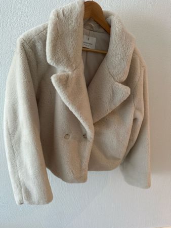 Stradivarius Kunstfell Jacke beige Grösse L neuwertig