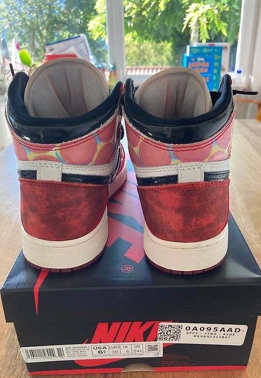 Scarpe da uomo: Jordan 1 High Spider-Man n°39 – Usato da Vezia venduto da Ivan.1977 2