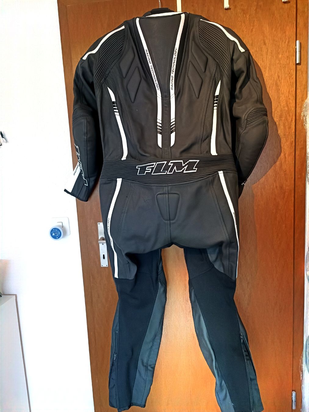 FLM Costumes: FLM Lederkombi – Neuf avec emballage d'origine à Busswil BE par B_sZ 3