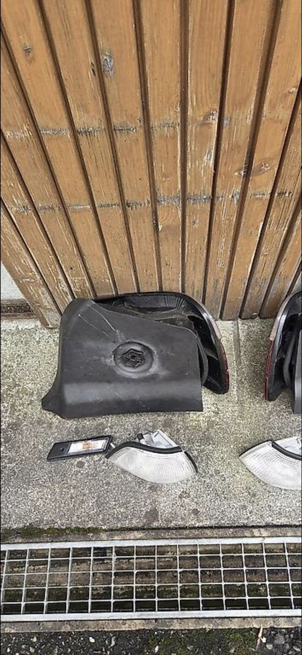 BMW Tutti pezzi di ricambio auto: BMW E36 Rückleuchten Set & Blinker – Usato da St. Gallen venduto da justmeeee 3