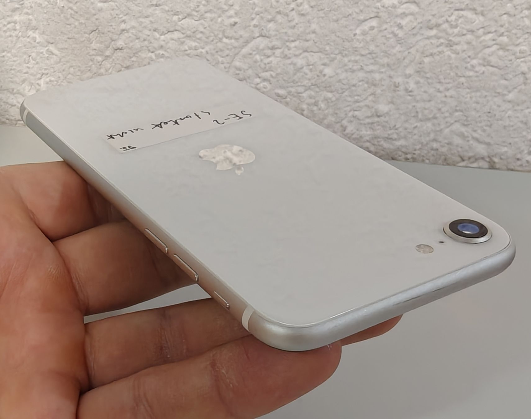Apple Telefoni cellulari / Smartphones: iPhone SE 2020 weiss – Usato da Ehrendingen venduto da Rocky985 3