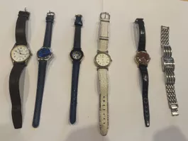 Lot de 6 montres vintage & quartz (pour pièces / à réviser)