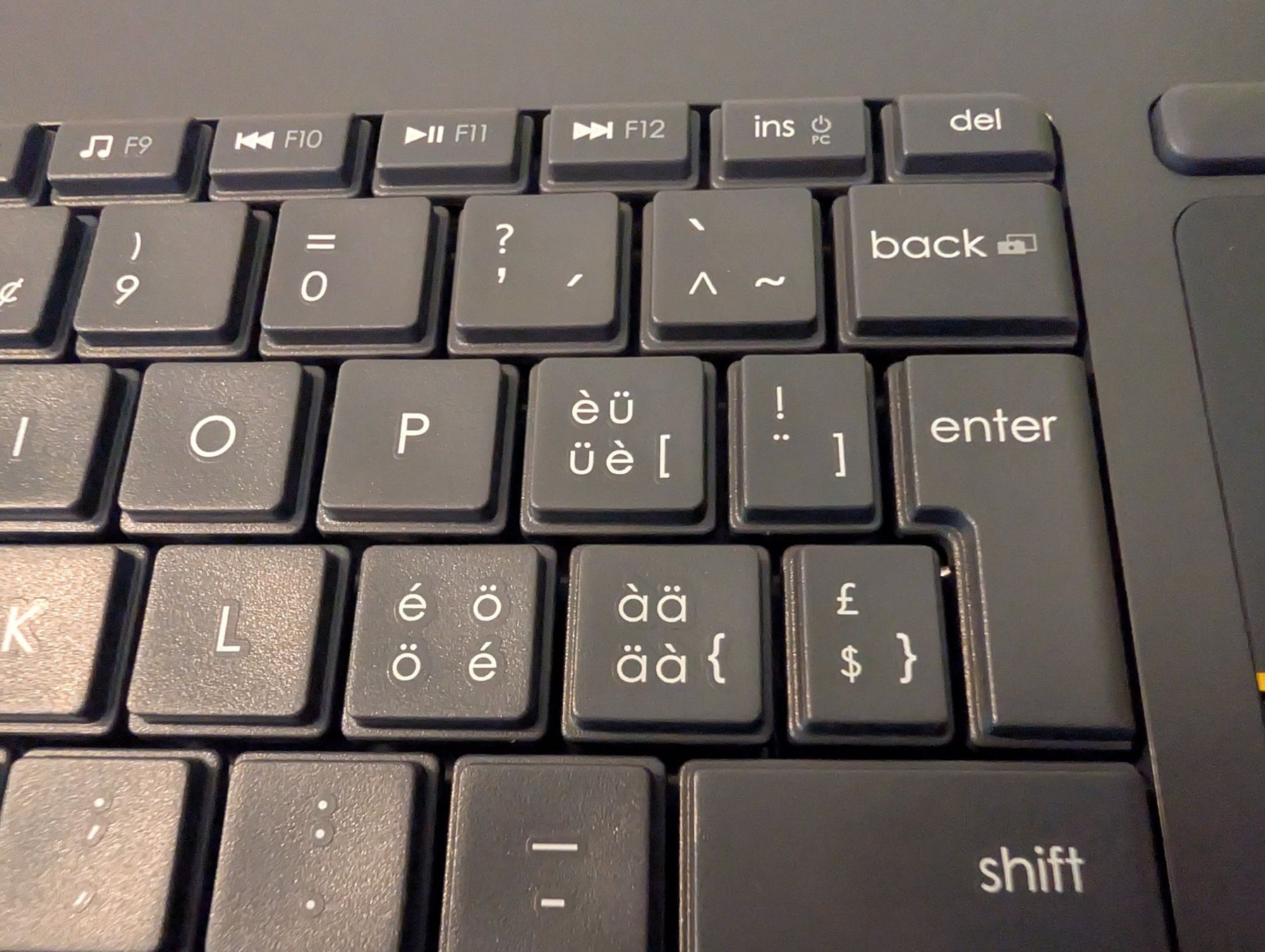 Logitech : Logitech Wireless Touch Keyboard K400 PLUS mit Touchpad Maus – Neuf avec emballage d'origine à Thun par Freeduu 3