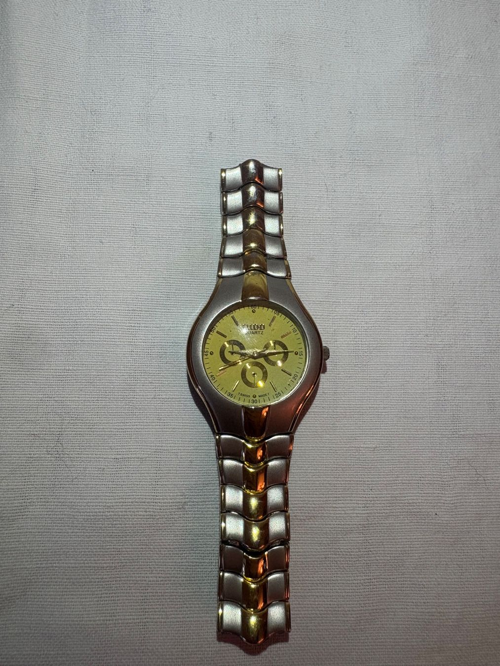 Orologi: Montre RIDD Quartz – Usato da Vers-chez-Perrin venduto da David.23