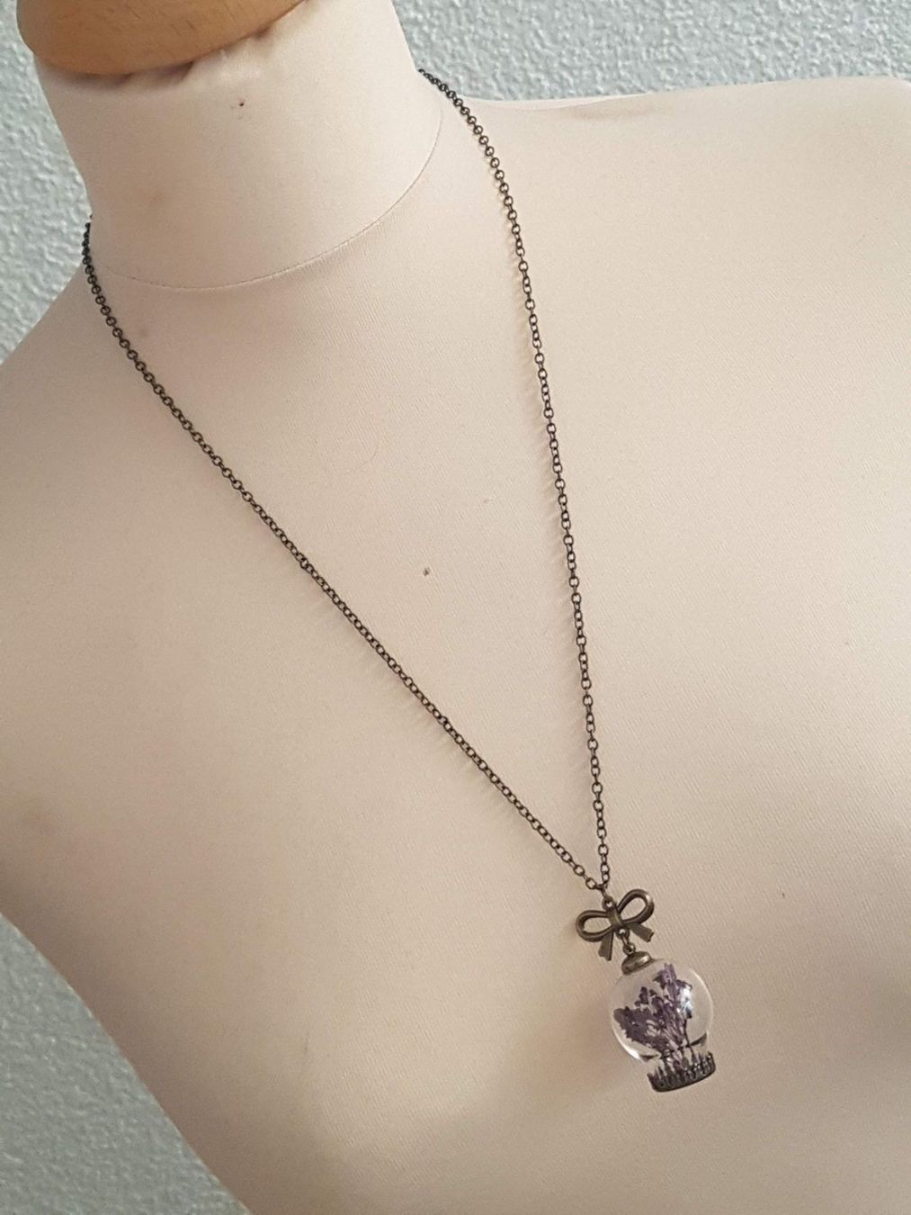 Catenine: Kette mit Glasanhänger mit Blümchen – Usato da Ettingen venduto da Maranathatalitha 3