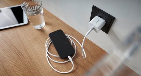 Ladegeräte: Intenso Power Adapter W20C / Schnellladegerät USB-C – Neu und originalverpackt aus Oensingen von Liquidations-Shop 2
