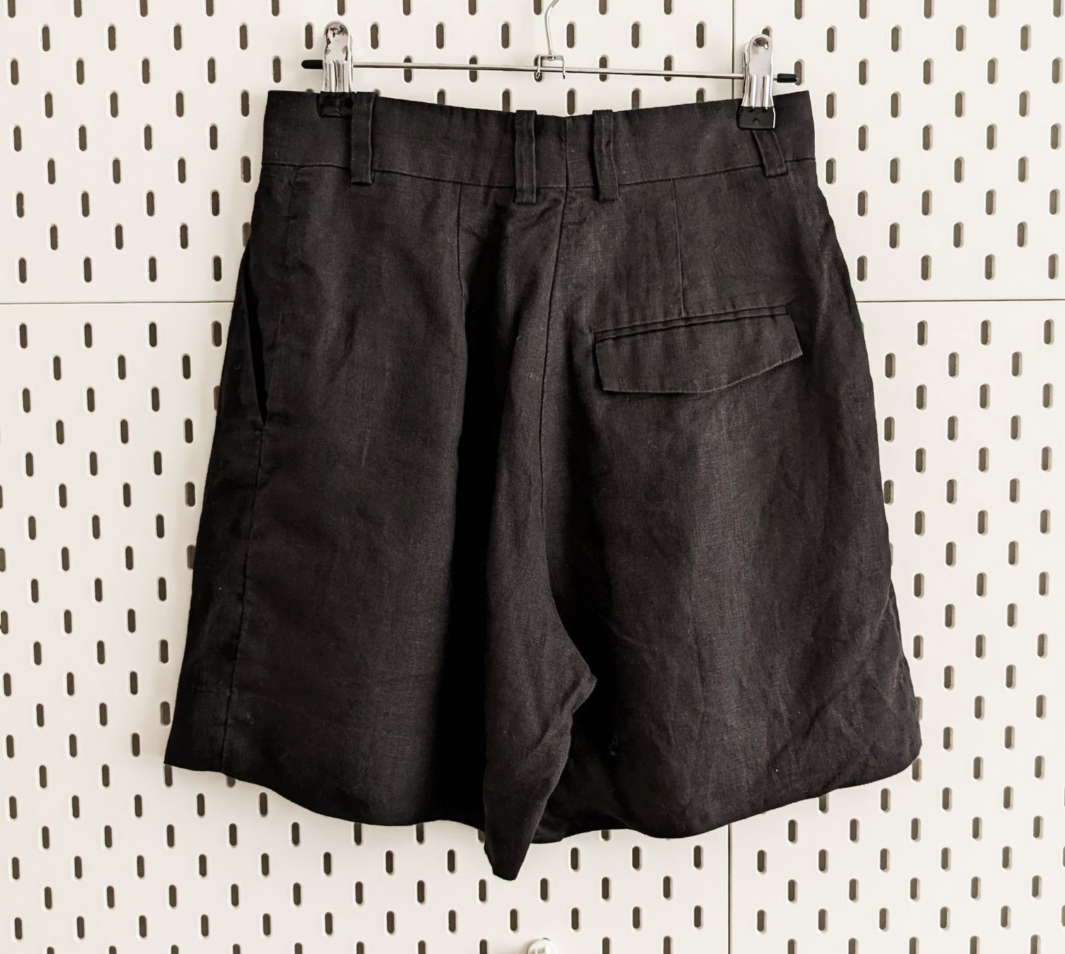Arket Pantaloni: Arket linen shorts - Size 34 – Usato da Zürich venduto da hol_bc6v 1