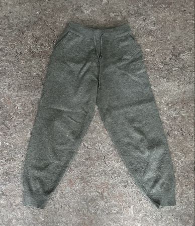warme graue Hose 