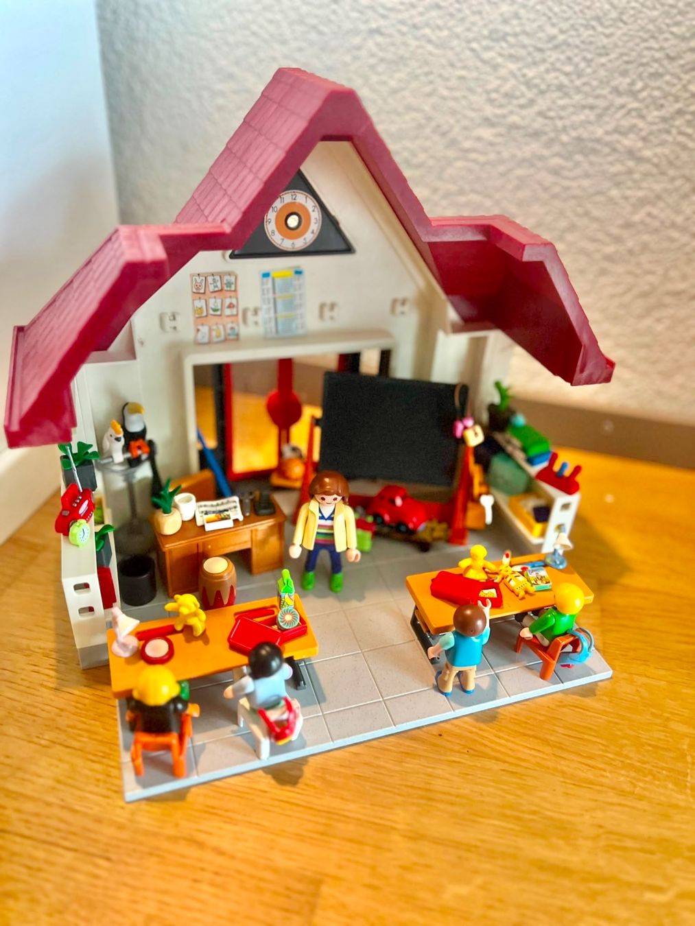 Playmobil Spielzeuge: Playmobil Schulhaus-Set – Gebraucht aus Zürich von vier.nelken