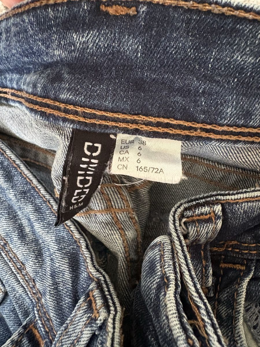 H&M Jeans: Bootcut Damenjeans in Blau – Neu (gemäss Beschreibung) aus Balzers von lea_sy5p 2