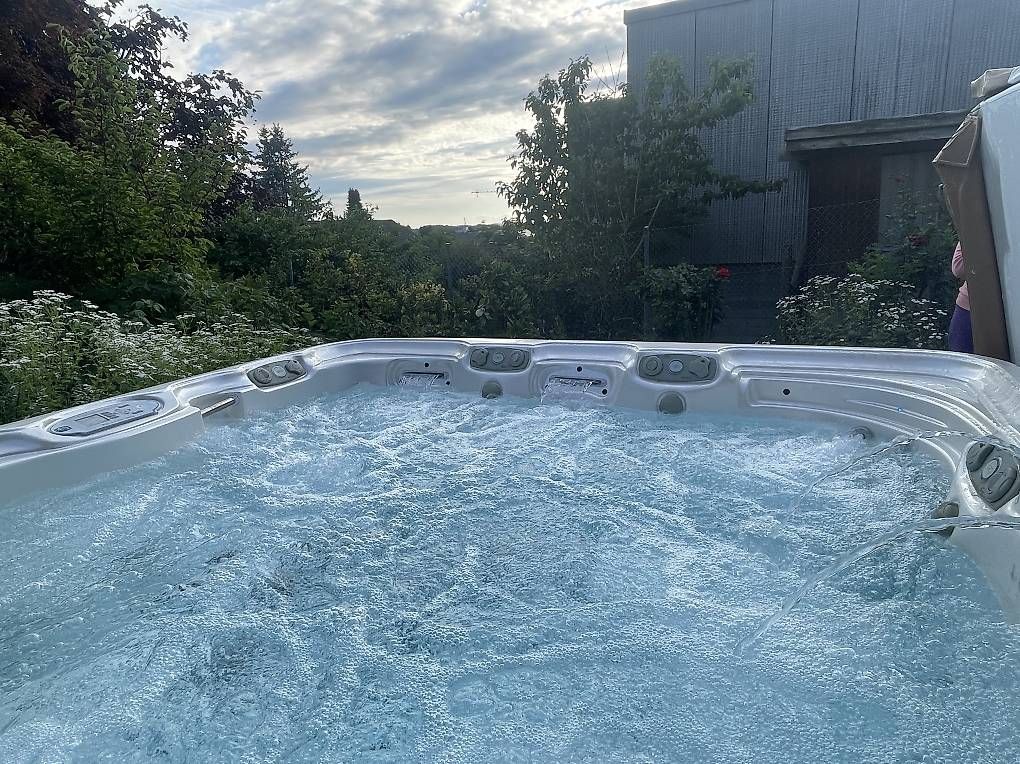 Whirlpool: Whirlpool – Gebraucht aus Ittigen von sel_fm7s 1