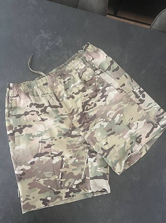 Pantaloni: Kurze Hose Multicam  Outdoor / Airsoft – Usato da Oberglatt venduto da Prinzip