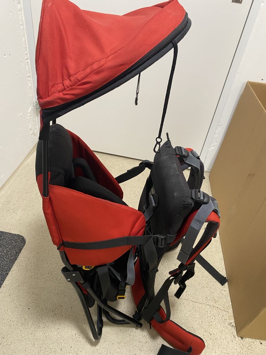 Deuter Zaini: Deuter bagpack with Child Seat  – Usato da Hirzel venduto da gup_7spk 1