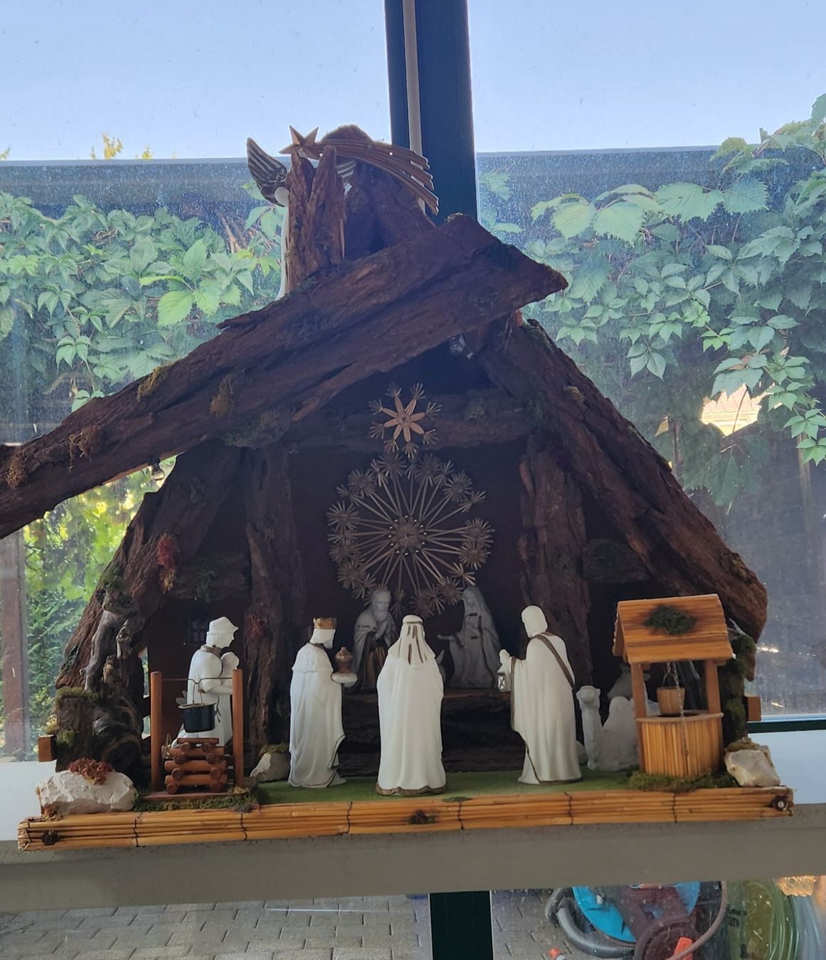 Tutte le decorazioni: Krippe mit Figuren und Beleuchtung – Usato da Oberwil BL venduto da Gismo14