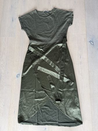 Olivgrünes Sommerkleid von Costes, Gr M, neuwertig