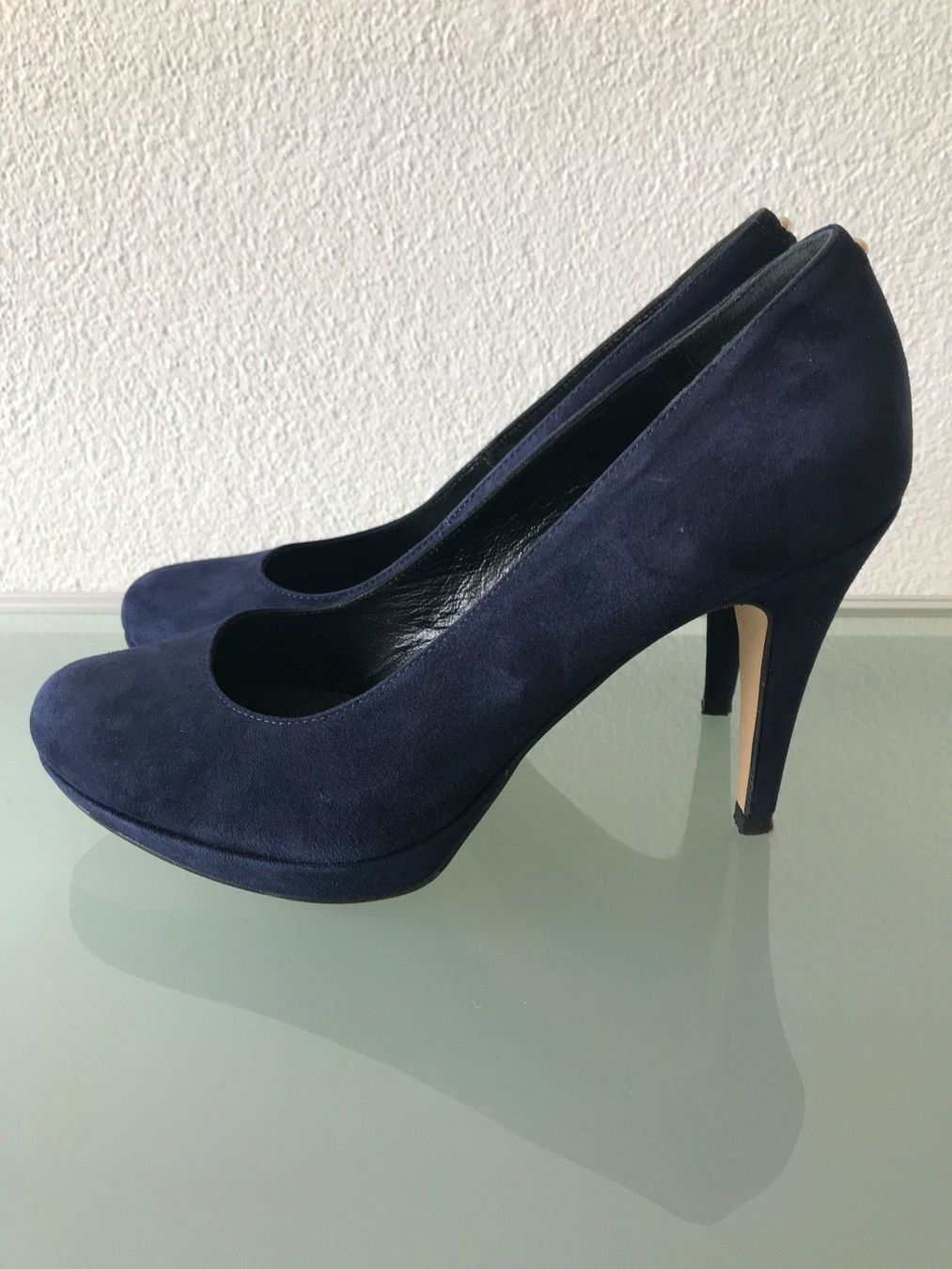 Scarpe da donna: Pumps Minelli Wildleder dunkelblau Gr.38 – Usato da Zürich venduto da Minixxs