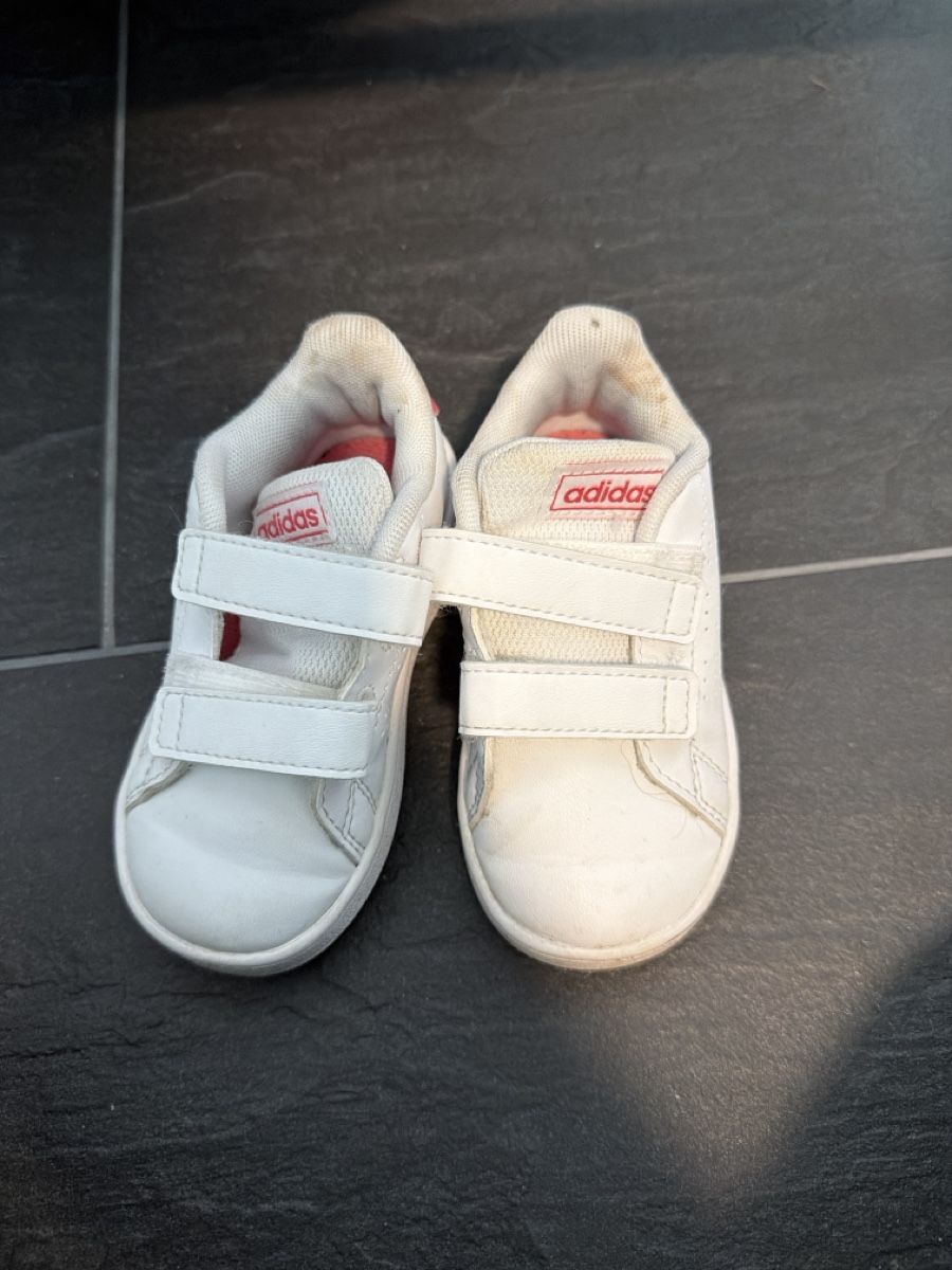 Adidas Scarpe per ragazzi: Adidas Sneakers Gr. 21 – Usato da Oftringen venduto da LikeiT
