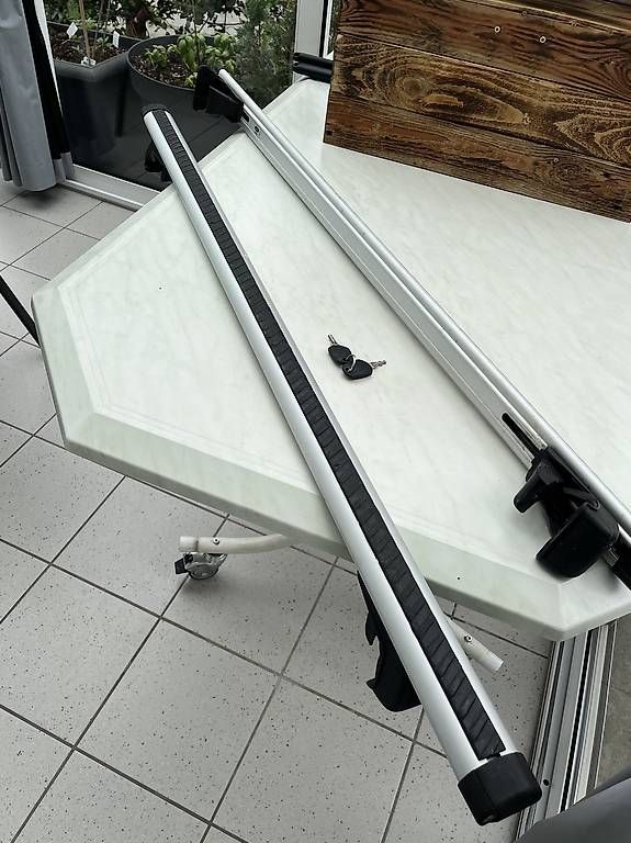 Dachträger: Dachquerträger Dachträger FORD C-MAX – Gebraucht aus Merenschwand von vin_p6jy 2