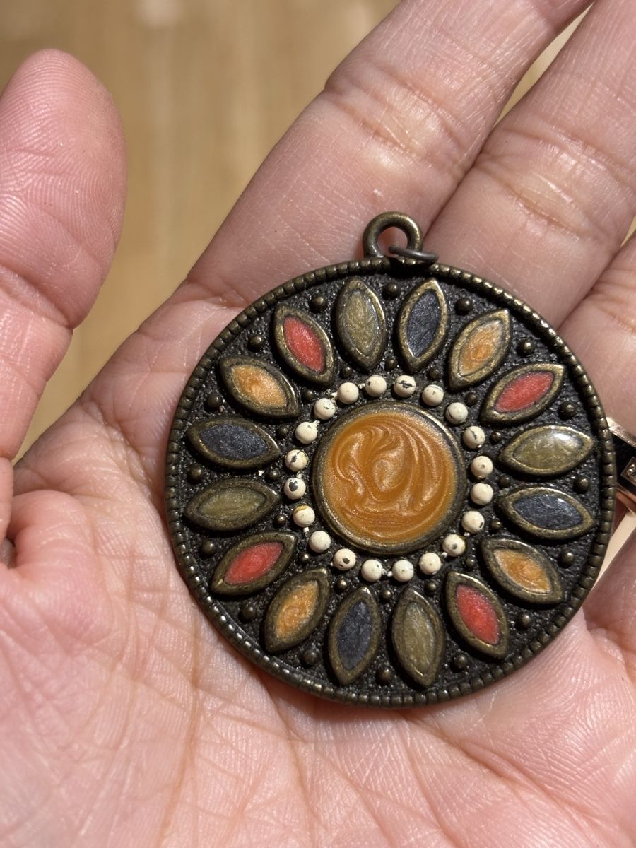 Pendentifs: Ethnic pendant – D'occasion à Confignon par Second_Hand_Ch
