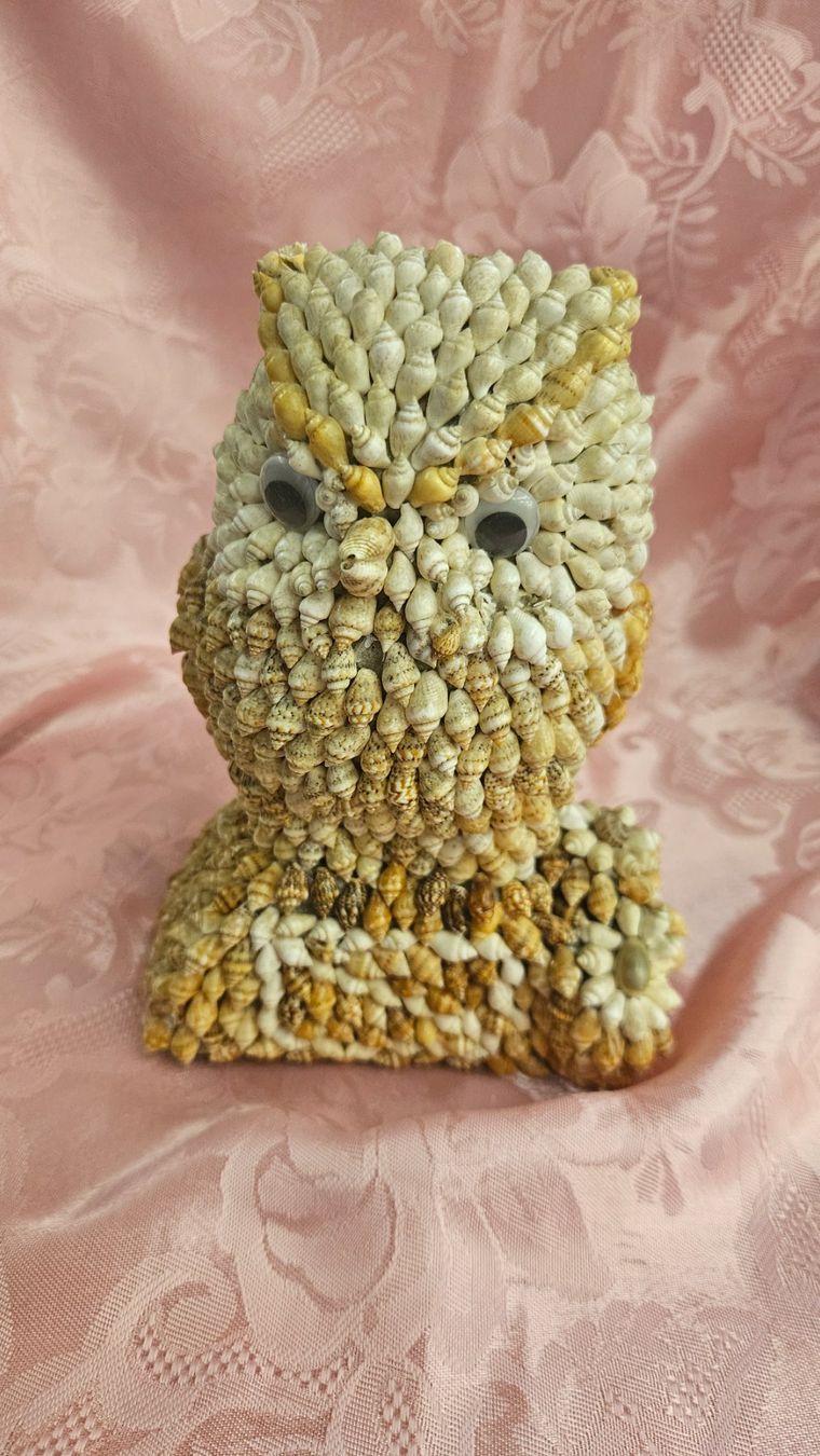 Statuette: Statua gufo realizzata con conchigliette – Usato da Melano venduto da H-Sara