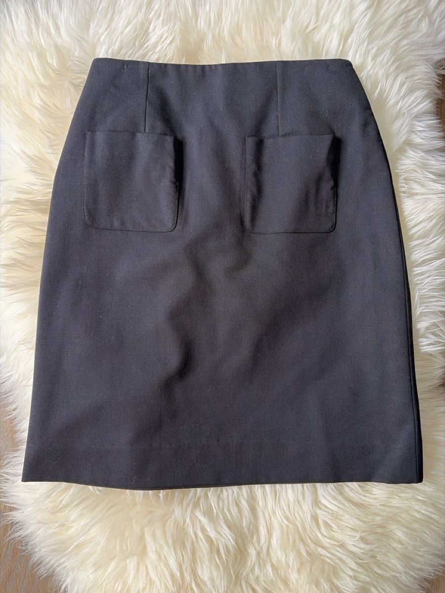 Chanel Gonne: Schwarzer Chanel Uniform Rock, Grösse 38! – Usato da Murten venduto da februari
