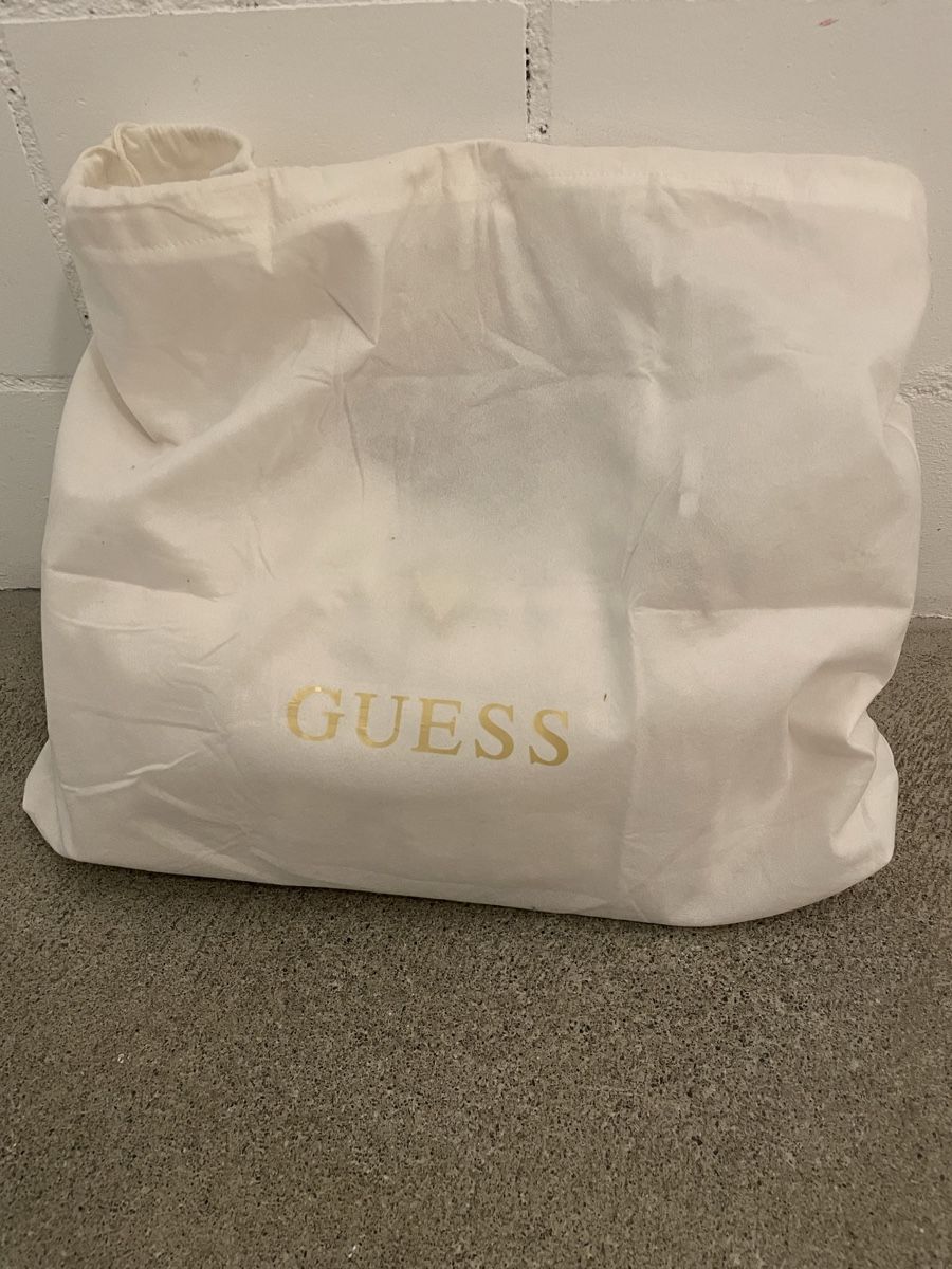 Guess Borse da donna: Weisse Guess Handtasche  – Usato da Aarau Rohr venduto da geri71 1