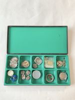 Lot de fournitures d’horlogerie, montre-bracelet 